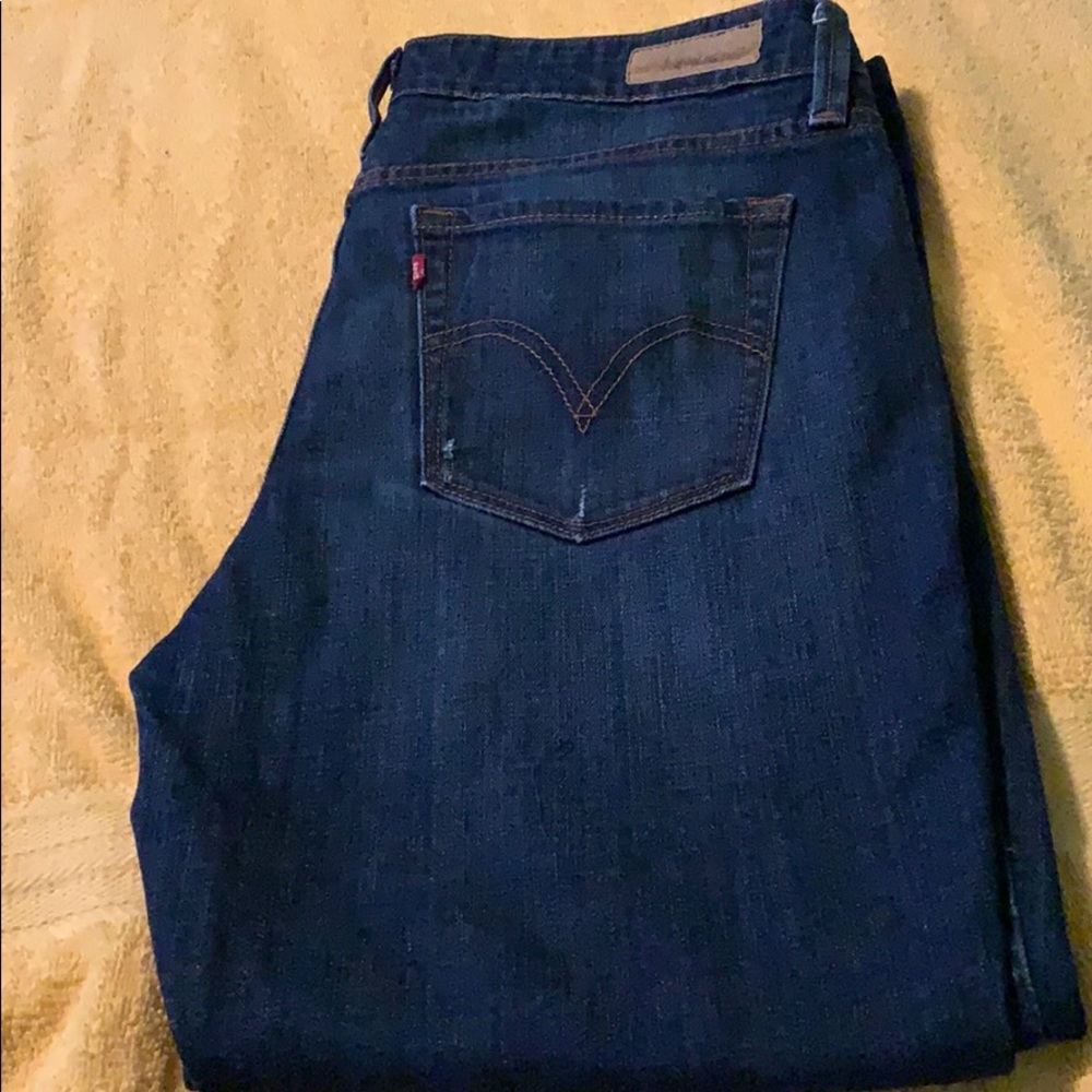 Women’s jeans.